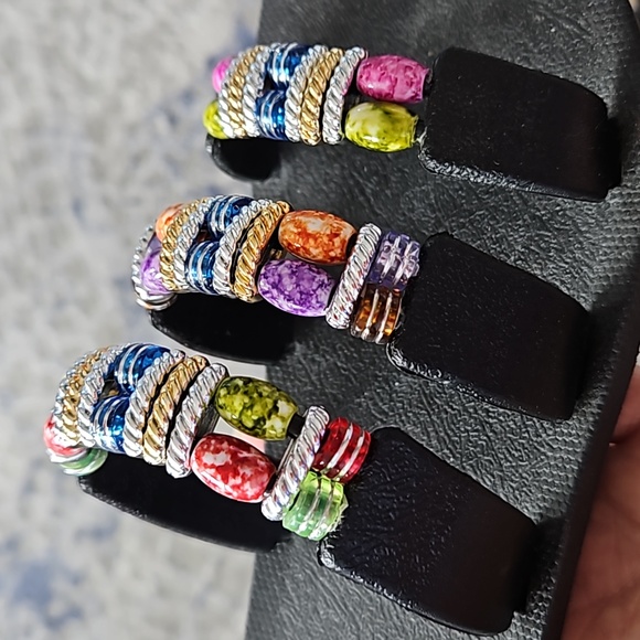 Summer beach sandals. Colored beaded Hawaiian look - Picture 5 of 6
